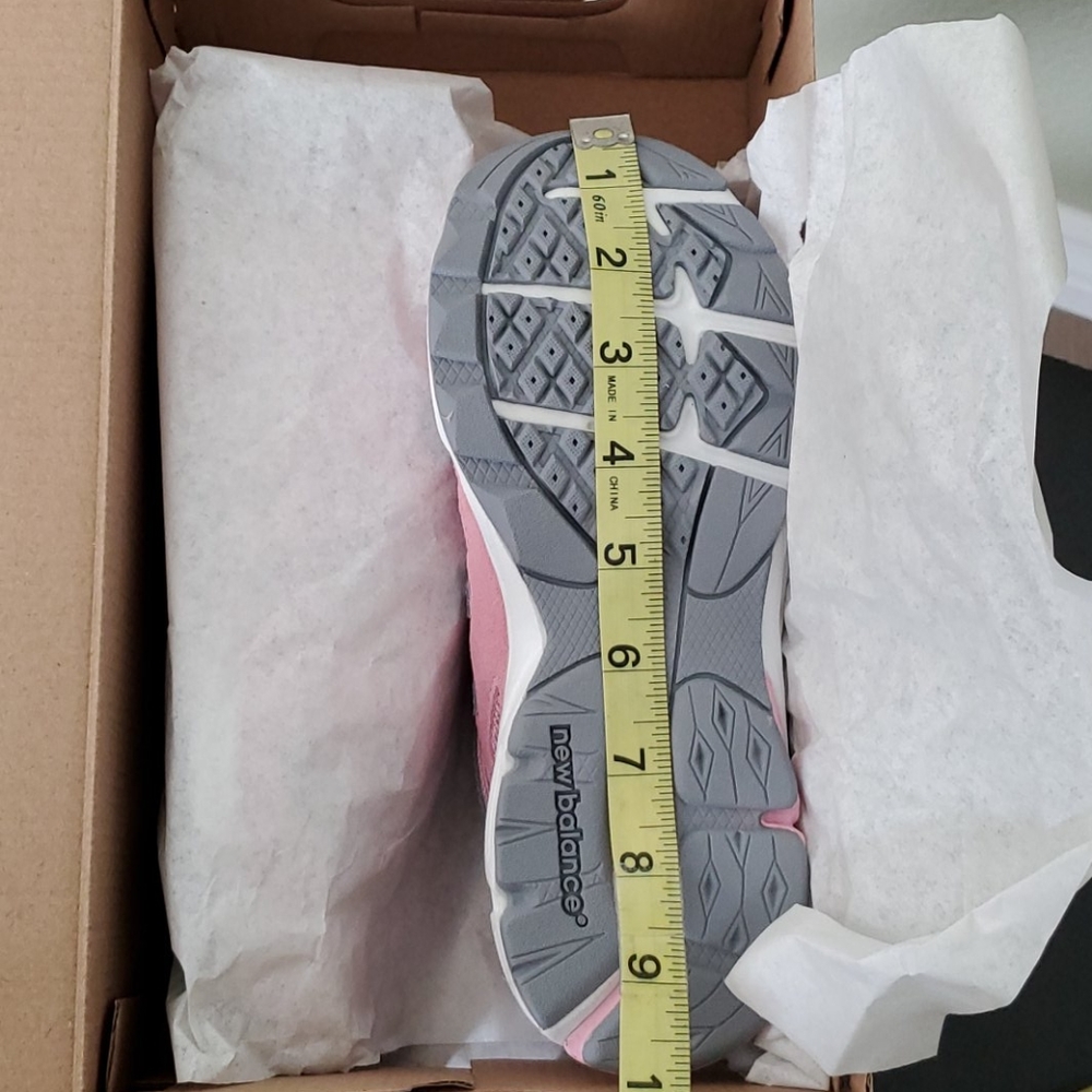 ๐๏ธ New Balance Shoes - Picture 7 of 8